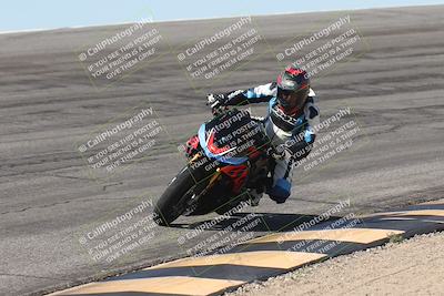 media/Oct-13-2025-Moto Forza (Mon) [[a66d839500]]/3-B Group/Session 2 (Bowl)/